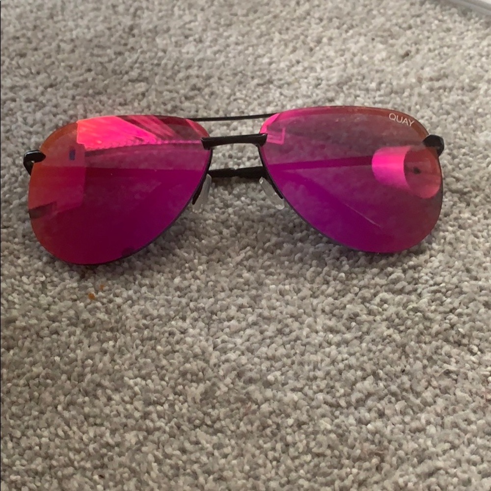Quay Purple-ish mirrored sunglasses